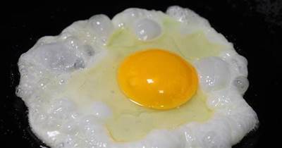 今天才知道，煎雞蛋第一步不是放油，飯店大廚的做法，鮮嫩又爽滑，早學會早受益