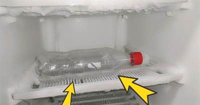 冰箱結冰太厚不要鏟，教你一招，5分鐘冰塊全部落下，太實用了