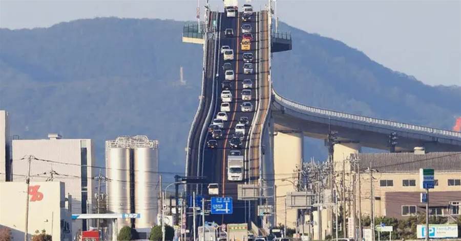日本「垂直大橋」驚豔世界，專家：當鏡頭拍到側面，你就明白了!