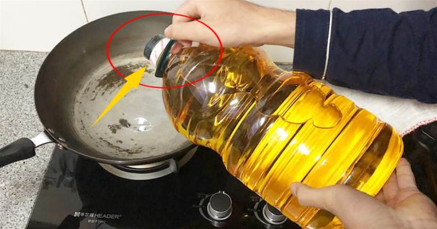 別再提著油桶倒油了，教你在家自製油壺，太實用了，比買的還好用